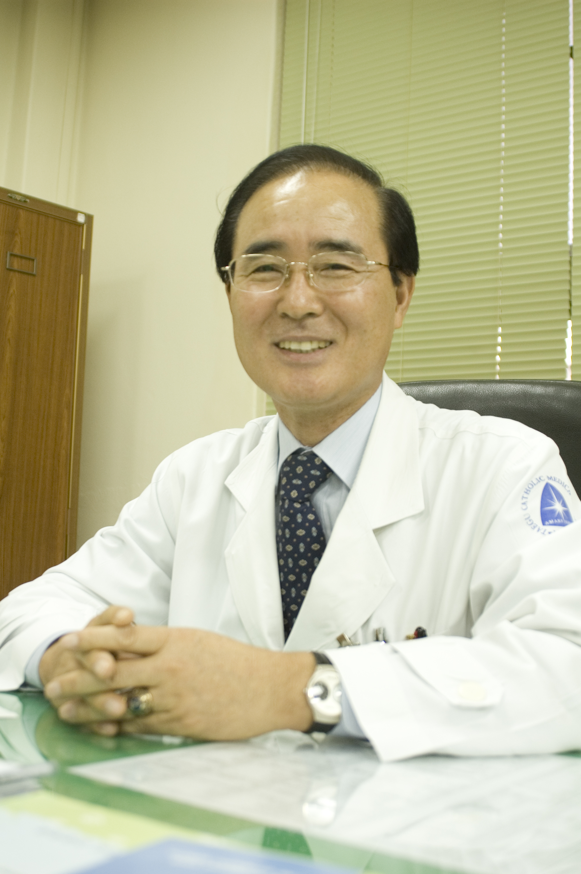 박정한 교수(전 특임부총장), 의과대학 발전기금 기탁 이미지